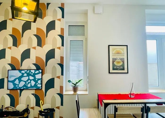 Charming Flat Ideal Location, 2 Bedroom 5 Pers Max